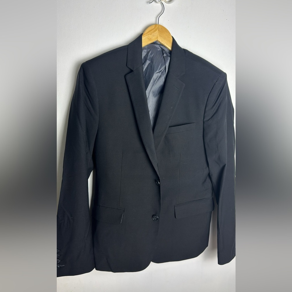 RW&CO. Slim Fit Blazer with Black Accents